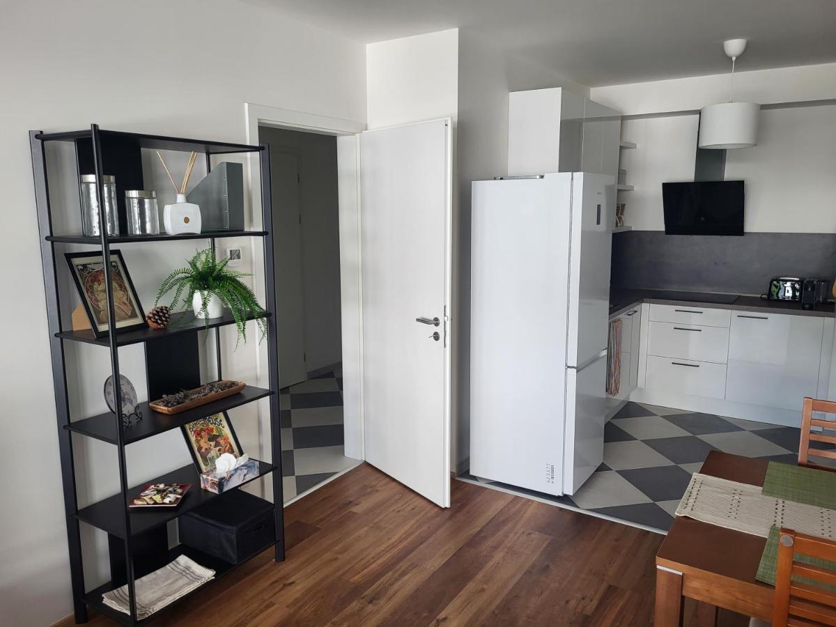 New Apartment In Karlin, Praha 8, Close To Center Exterior photo